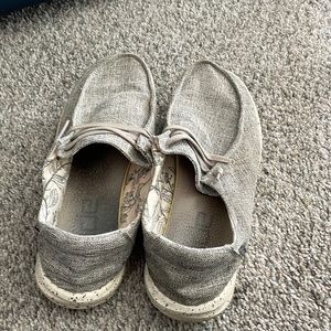 hey dudes, womans 9, wendy linen iron